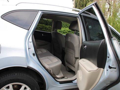 Used 2011 Nissan Rogue SV image 6