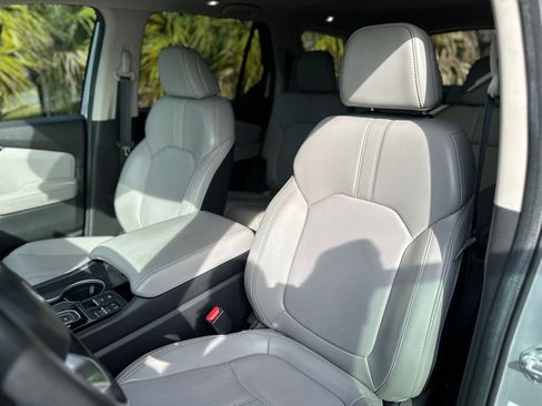 Used 2024 Honda Pilot Touring image 15