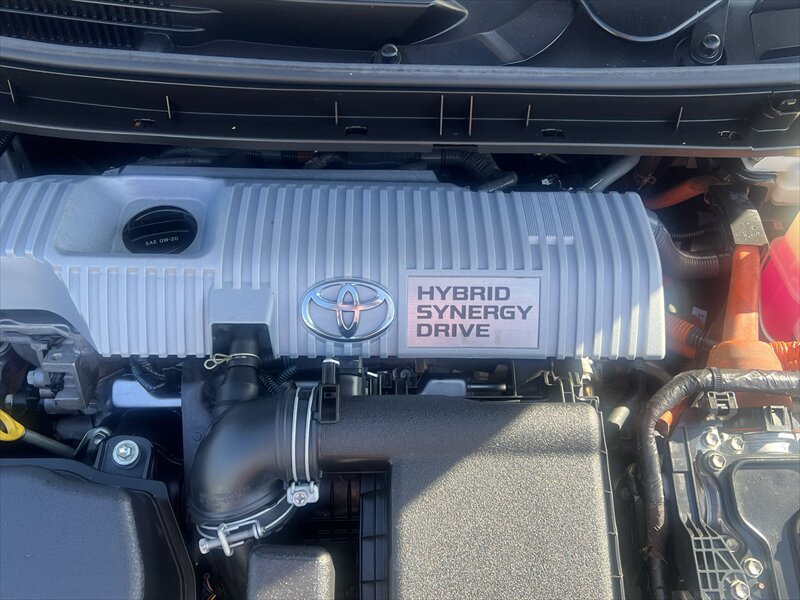 Used 2013 Toyota Prius Four w/ Deluxe Solar Roof Pkg FWD image 12