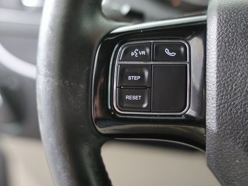 Used 2016 Dodge Grand Caravan SE image 14