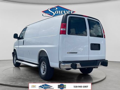 Used 2025 Chevrolet Express 2500 w/ Driver Convenience Package RWD image 3