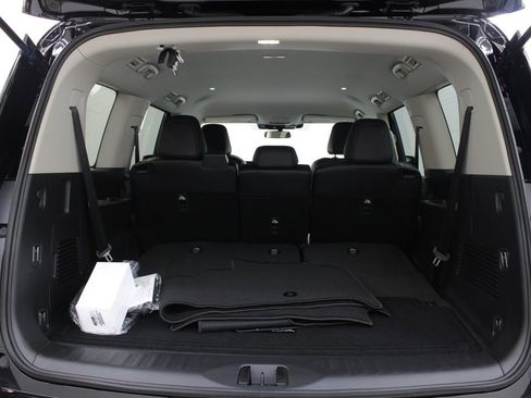 Used 2026 Nissan Armada SV RWD image 28