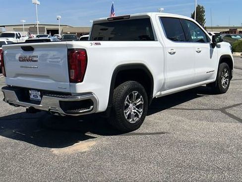 Used 2023 GMC Sierra 1500 SLE AWD/4WD image 3