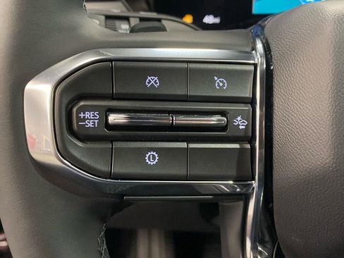 New 2025 GMC Acadia Elevation image 22