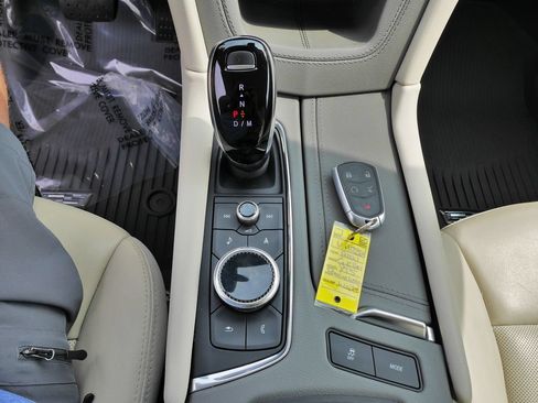 Used 2021 Cadillac XT5 Premium Luxury w/ LPO, Floor Liner Package FWD image 28