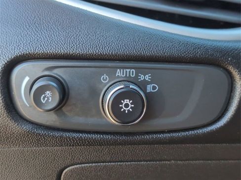 Used 2024 Chevrolet Malibu LT image 17