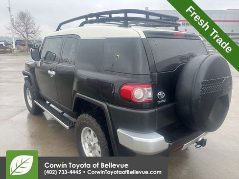 Used 2013 Toyota FJ Cruiser 4WD w/ Convenience Pkg image 6