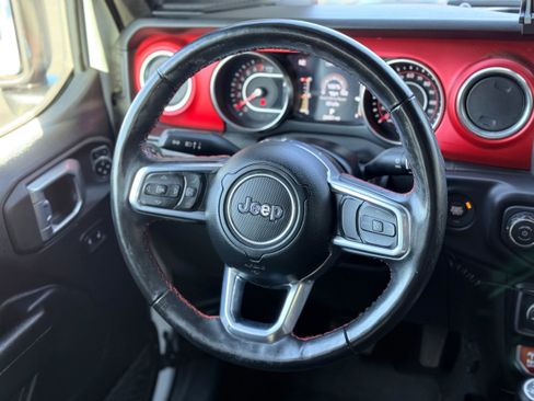 Used 2022 Jeep Gladiator Rubicon w/ Cold Weather Group image 15