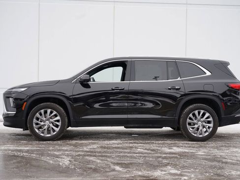 Used 2025 Buick Enclave Preferred image 6