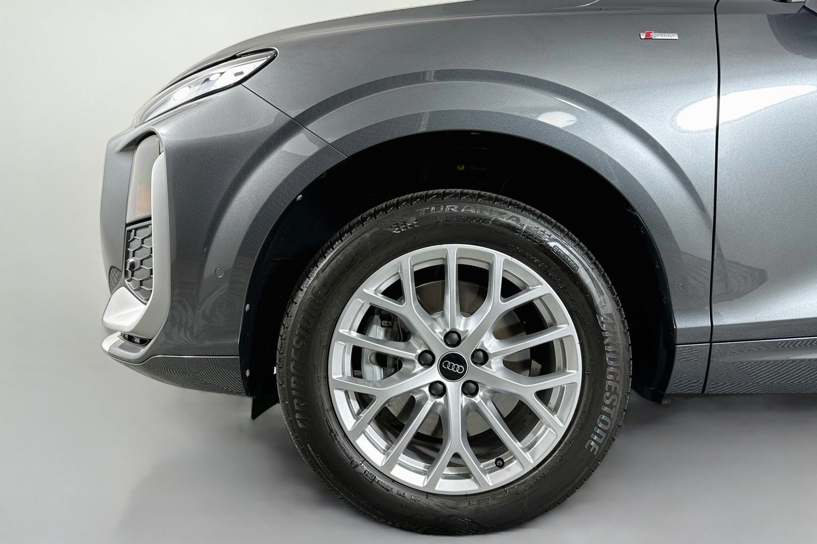 Used 2026 Audi Q3 quattro 2.0T w/ Driver Assistance Package AWD/4WD image 12