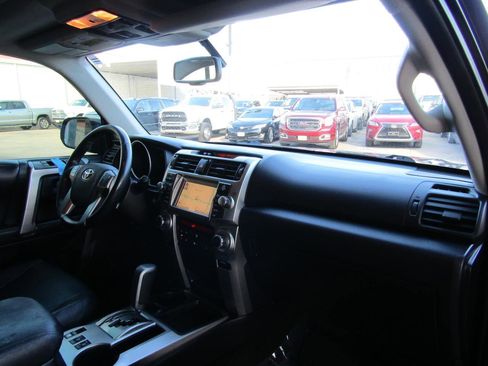 Used 2012 Toyota 4Runner Limited image 11