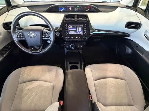 Certified 2022 Toyota Prius LE FWD image 30