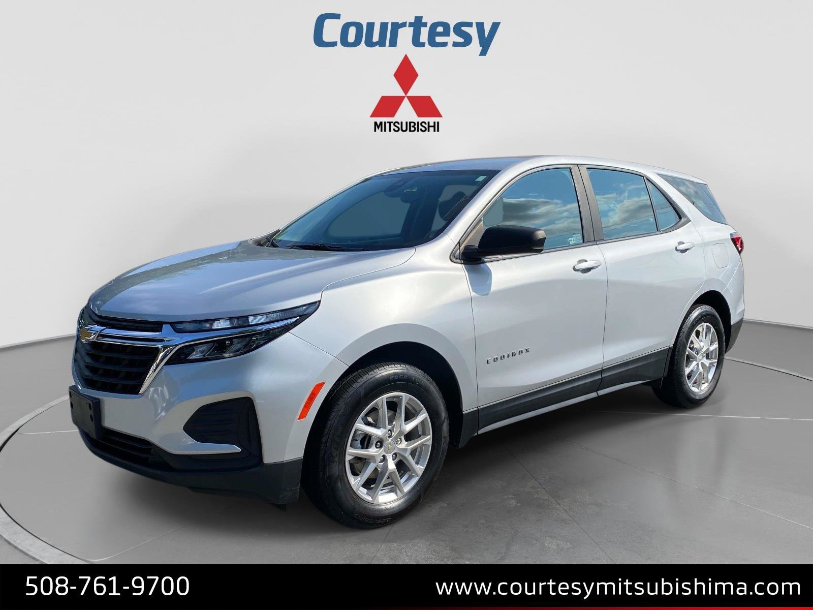 Used 2022 Chevrolet Equinox LS AWD/4WD image 1