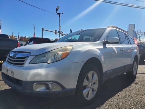Used 2011 Subaru Outback 2.5i Premium image 1