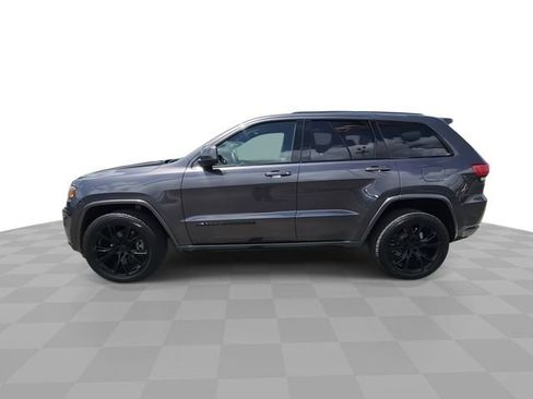 Used 2017 Jeep Grand Cherokee Altitude RWD image 5
