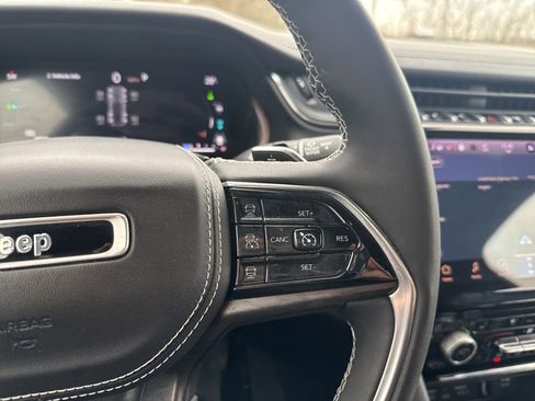 Used 2022 Jeep Grand Cherokee Overland image 18