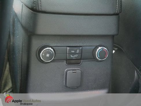 Used 2016 Ford Explorer XLT w/ Equipment Group 202A AWD/4WD image 14