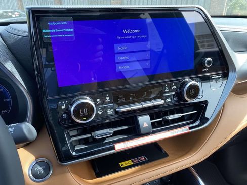 New 2026 Toyota Highlander Platinum image 15