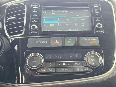 Used 2017 Mitsubishi Outlander ES AWD/4WD image 26