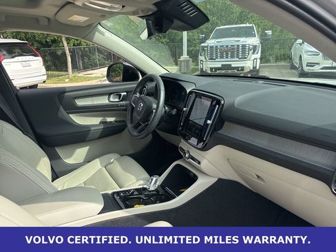 Certified 2023 Volvo XC40 B5 Plus w/ Climate Package AWD/4WD image 12