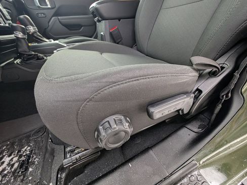 Used 2022 Jeep Wrangler Unlimited Sport image 14