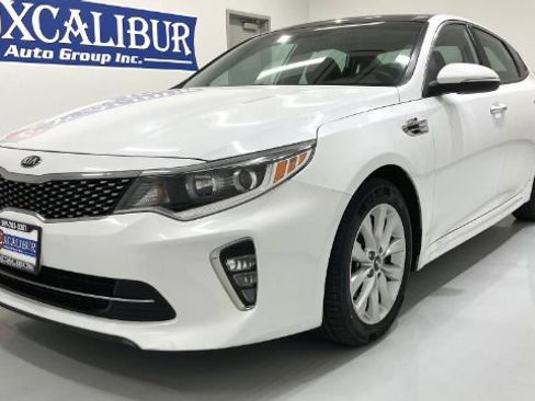 Used 2018 Kia Optima S w/ Panoramic Sunroof Package FWD image 19