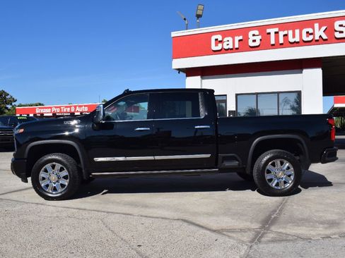 Used 2026 Chevrolet Silverado 3500 High Country w/ High Country Premium Package AWD/4WD image 2