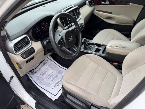 Used 2016 Kia Sorento FWD image 10