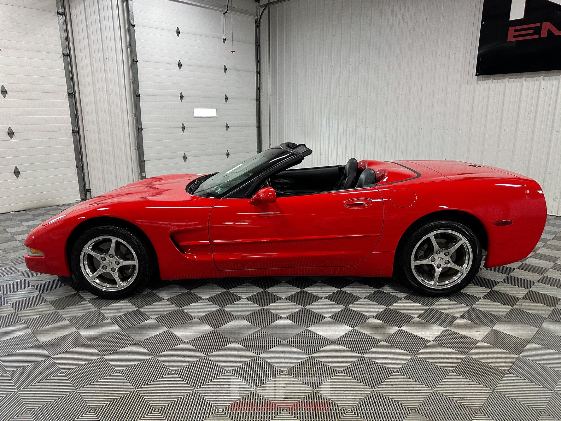 Used 2002 Chevrolet Corvette Coupe w/ Preferred Equipment Group2 RWD image 3