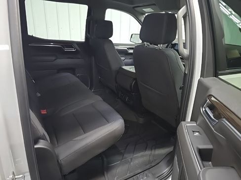 Used 2022 Chevrolet Silverado 1500 LT RWD image 17