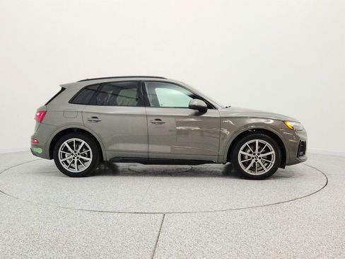 Used 2023 Audi Q5 e Premium Plus w/ Premium Plus Package AWD/4WD image 4