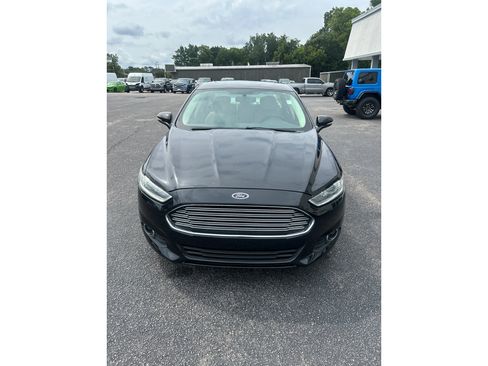 Used 2014 Ford Fusion SE w/ Equipment Group 202A FWD image 5