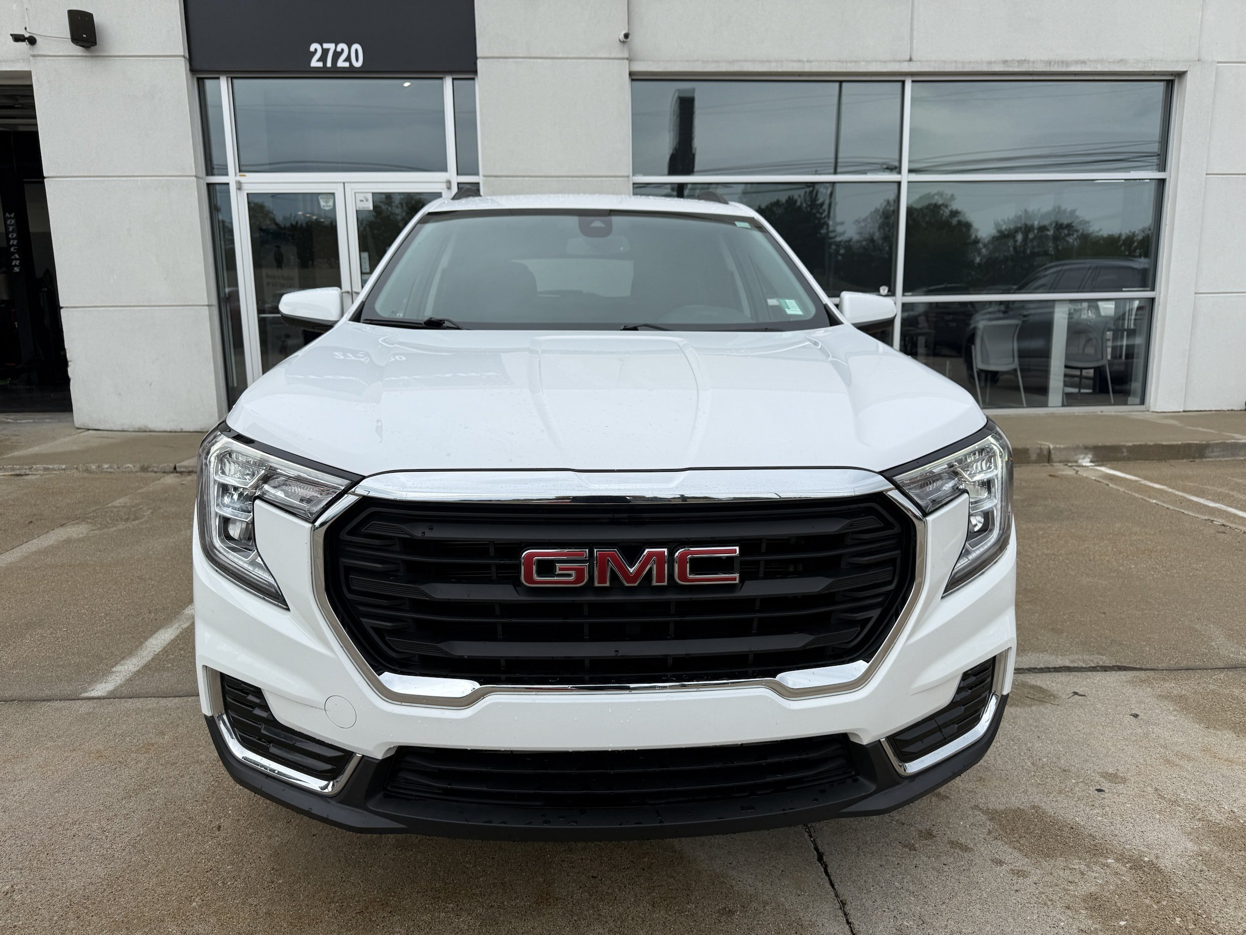 Used 2023 GMC Terrain SLE w/ Driver Convenience Package AWD/4WD image 6