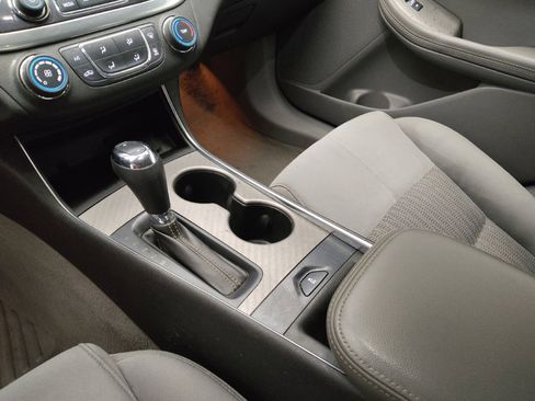 Used 2017 Chevrolet Impala LS image 26