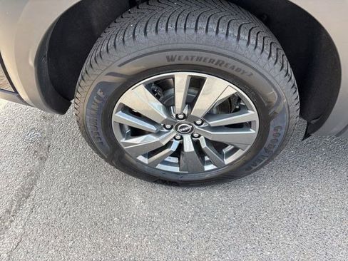 Used 2024 Nissan Pathfinder SV AWD/4WD image 43