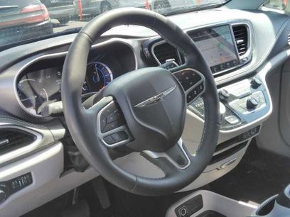 Used 2024 Chrysler Pacifica Limited
