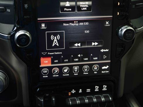 Used 2019 RAM 1500 Laramie AWD/4WD image 31