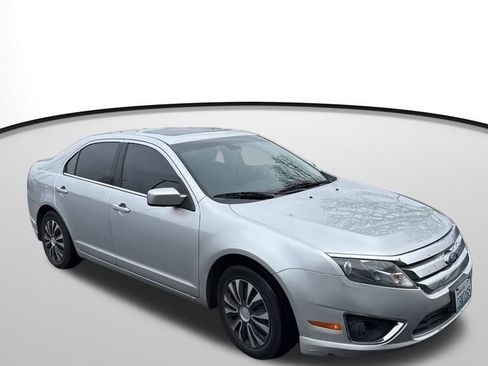 Used 2011 Ford Fusion SEL w/ 302A Rapid Spec Order Code image 3