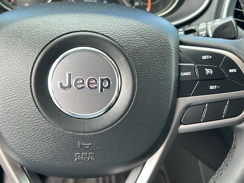 Used 2022 Jeep Cherokee Latitude Lux w/ Mopar Interior Package AWD/4WD image 20