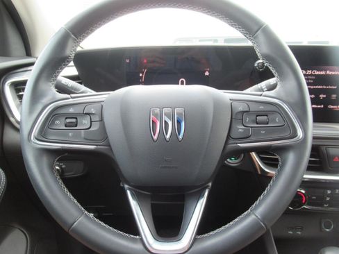 Used 2024 Buick Encore GX Preferred FWD image 22
