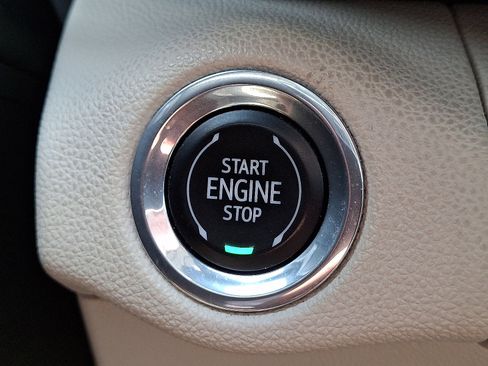Used 2021 Buick Envision Avenir AWD/4WD image 23
