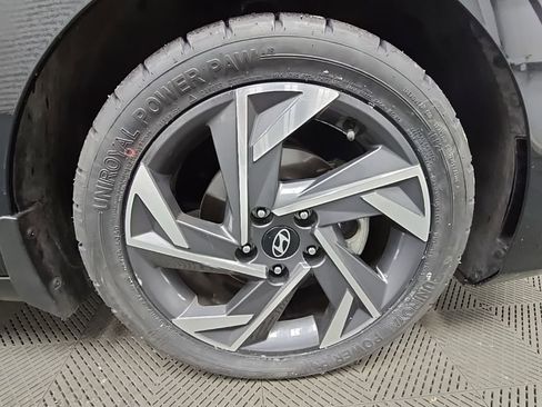 Used 2025 Hyundai Elantra Sport image 40