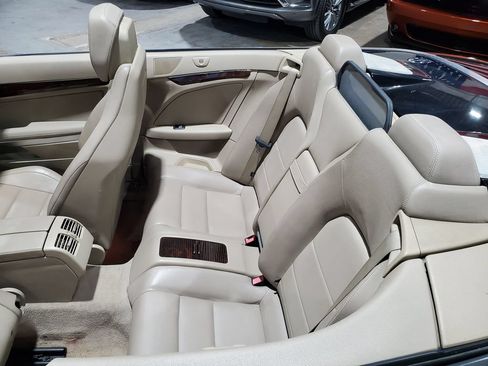 Used 2011 Mercedes-Benz E 350 Cabriolet image 22