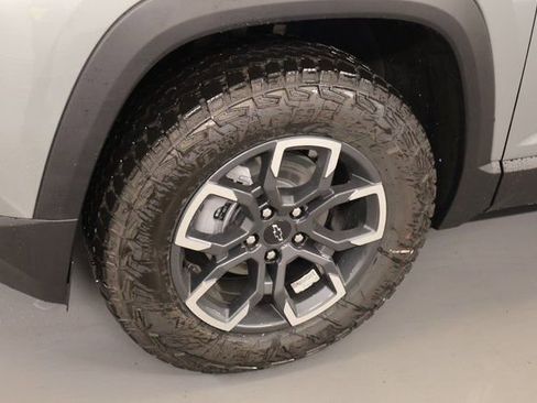 New 2026 Chevrolet Equinox ACTIV image 7