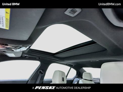 Used 2025 BMW 530i w/ M Sport Package RWD image 12
