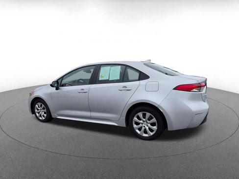 Used 2025 Toyota Corolla LE FWD image 10