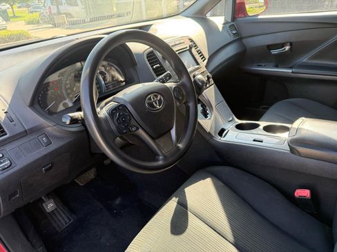 Used 2015 Toyota Venza LE AWD/4WD image 12