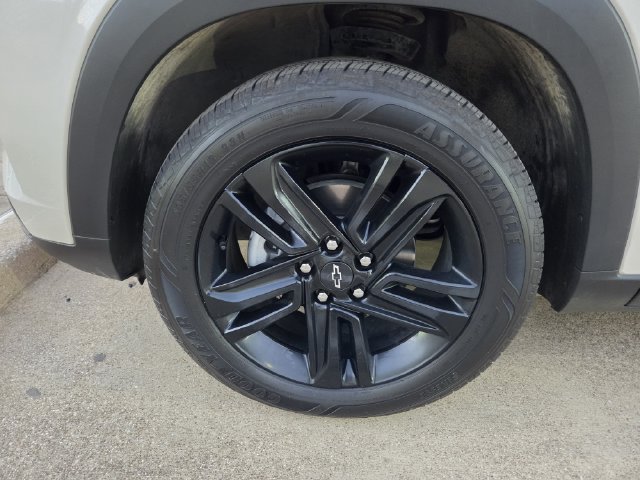 Used 2026 Chevrolet Trax ACTIV FWD image 9