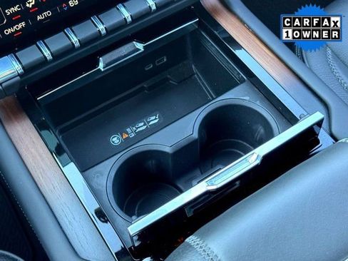 Used 2025 GMC Yukon Denali image 29