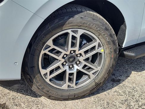 New 2025 Ford Expedition Active image 19